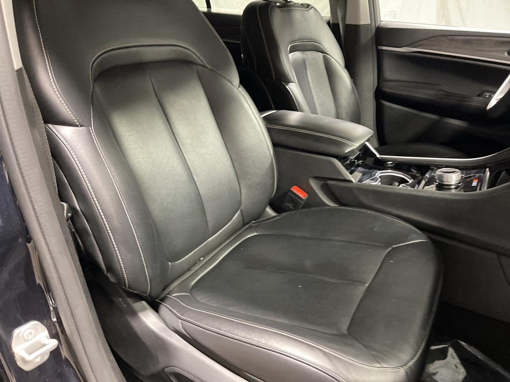 used 2023 Jeep Grand Cherokee L car, priced at $28,126