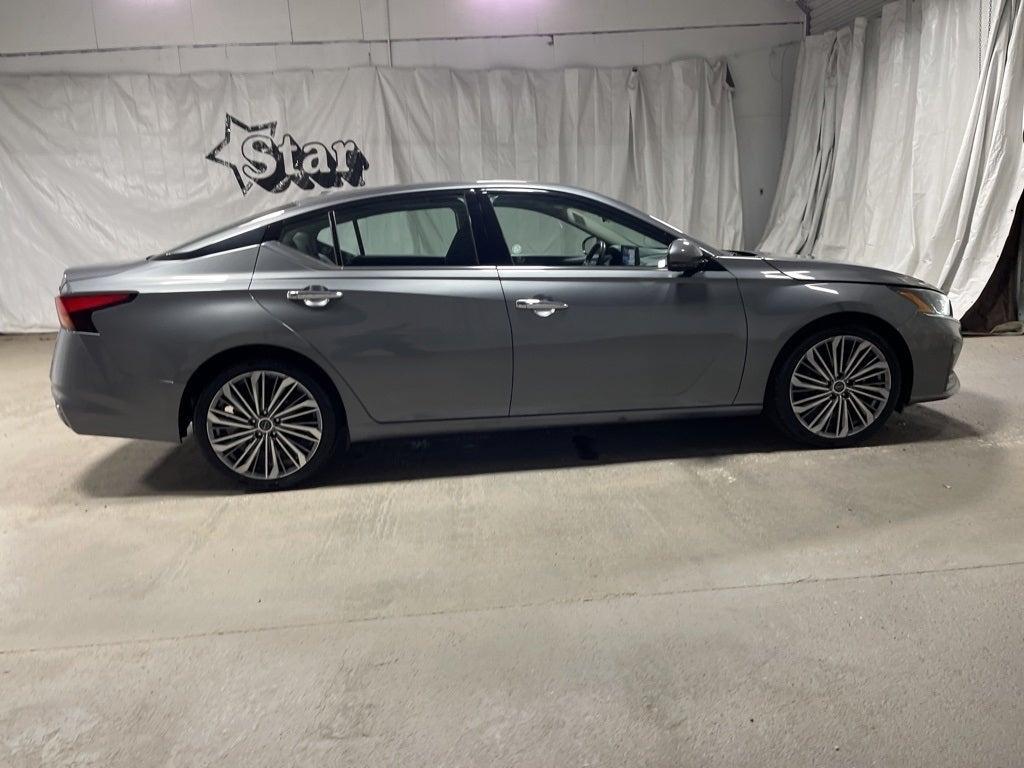 used 2023 Nissan Altima car, priced at $20,999