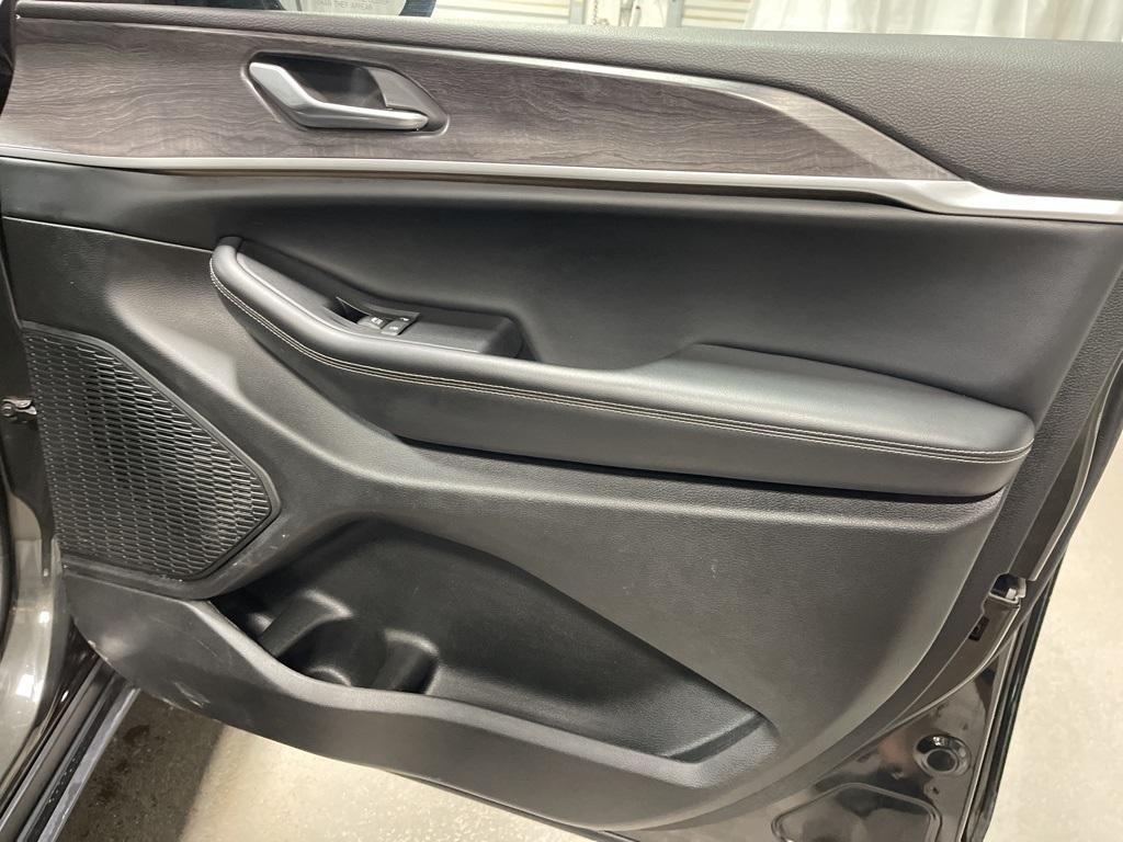 used 2023 Jeep Grand Cherokee L car, priced at $27,800