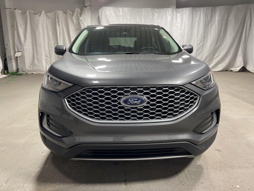 used 2024 Ford Edge car, priced at $22,589