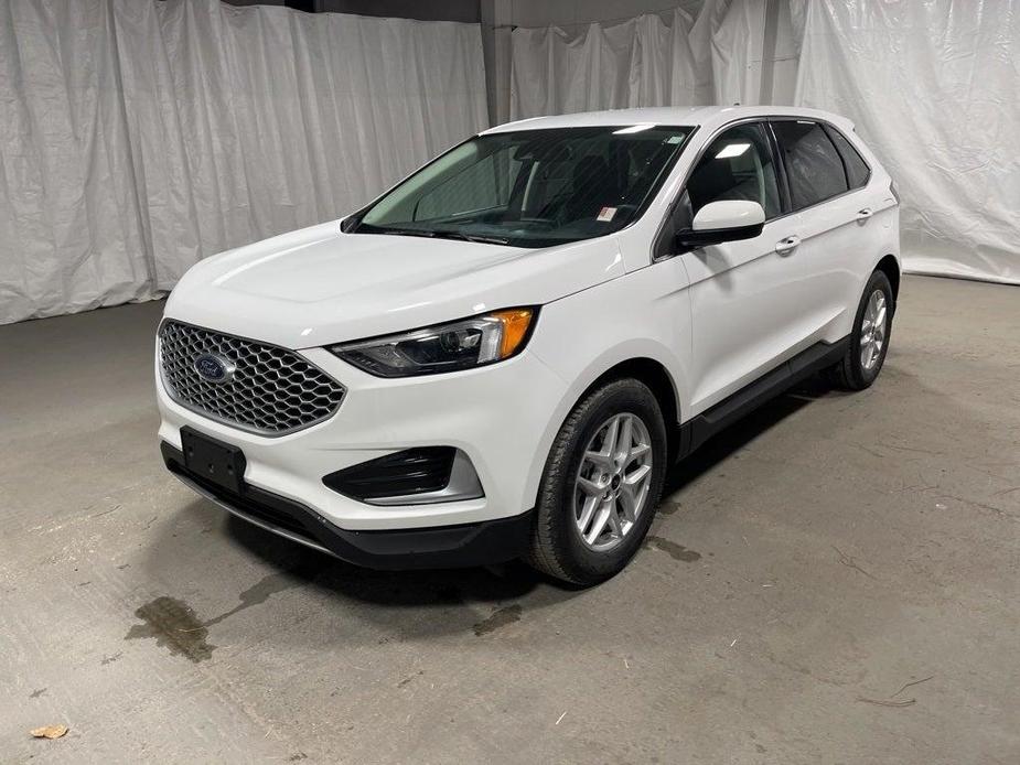 used 2024 Ford Edge car, priced at $29,400