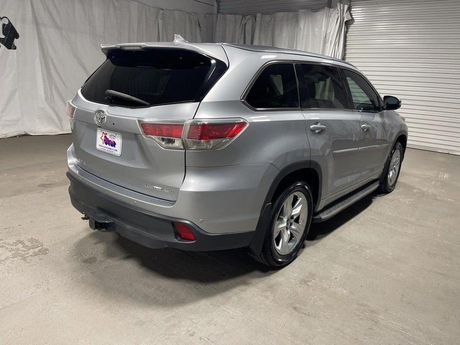 used 2016 Toyota Highlander car, priced at $19,300