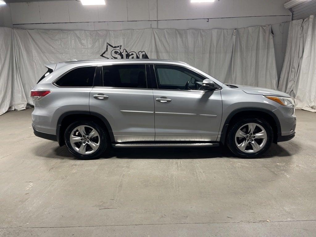 used 2016 Toyota Highlander car, priced at $19,300