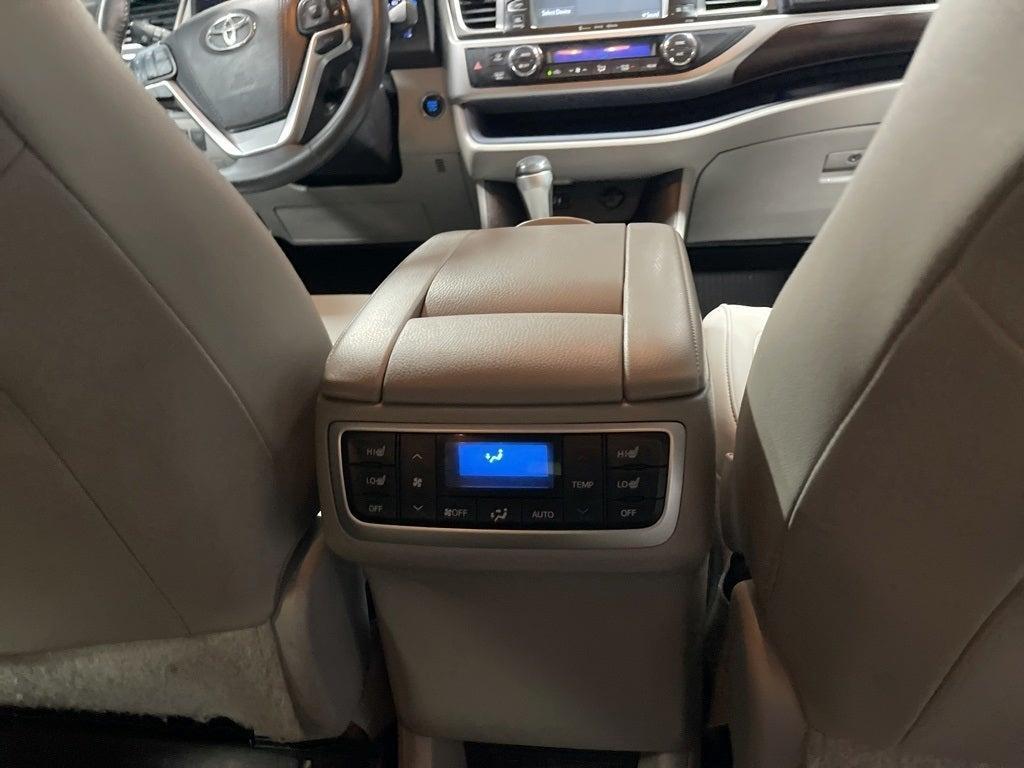 used 2016 Toyota Highlander car, priced at $19,300