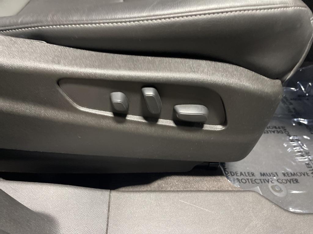 used 2023 Cadillac XT4 car, priced at $25,390