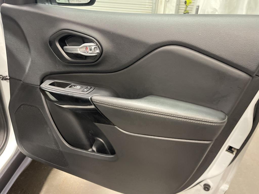 used 2023 Jeep Cherokee car, priced at $22,990