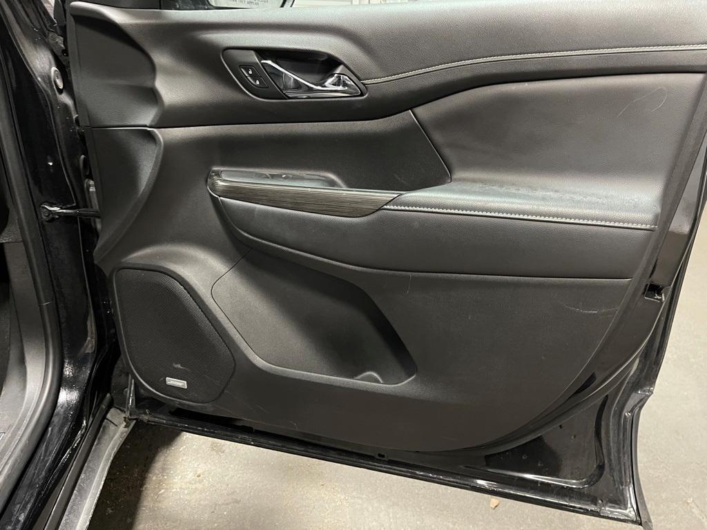 used 2023 GMC Acadia car, priced at $25,928