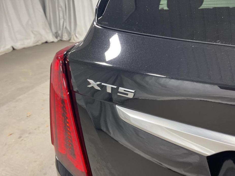 used 2021 Cadillac XT5 car, priced at $31,800