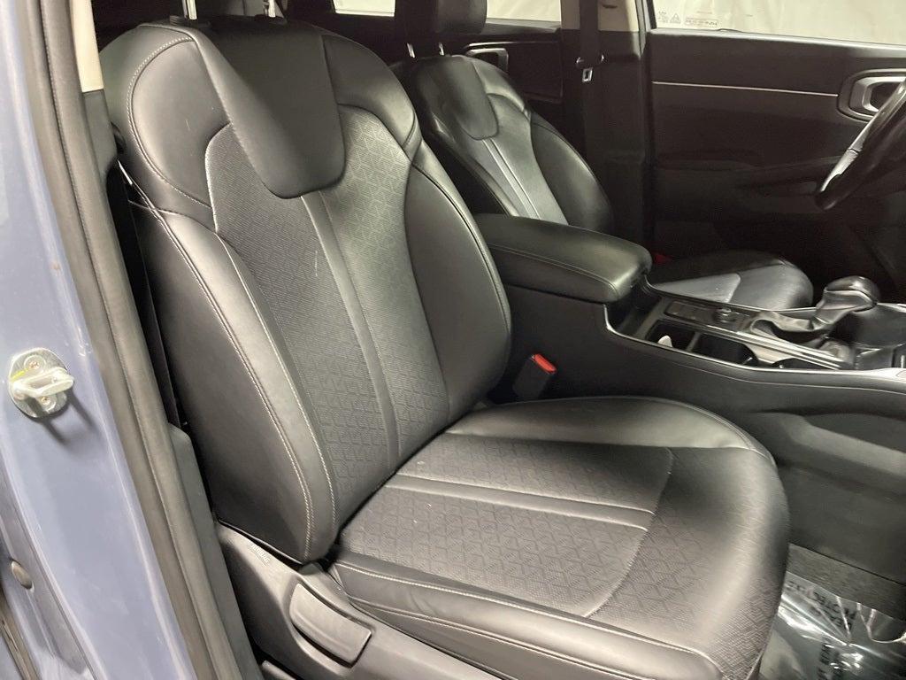 used 2023 Kia Sorento car, priced at $27,758