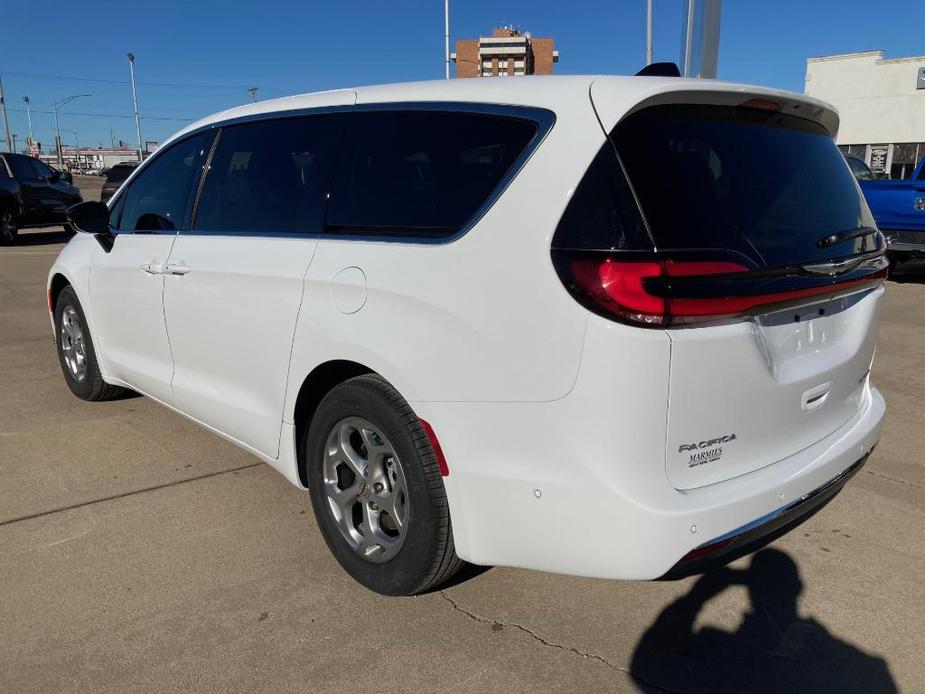 new 2024 Chrysler Pacifica car