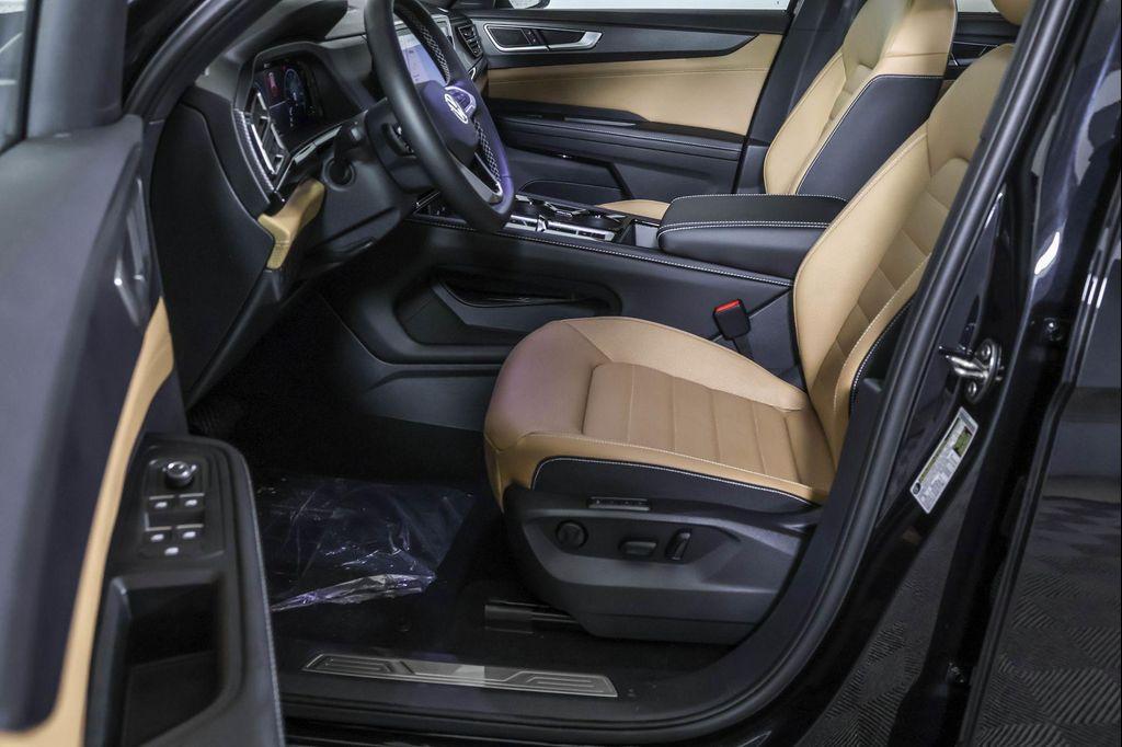 new 2026 Volkswagen Atlas Cross Sport car, priced at $48,625