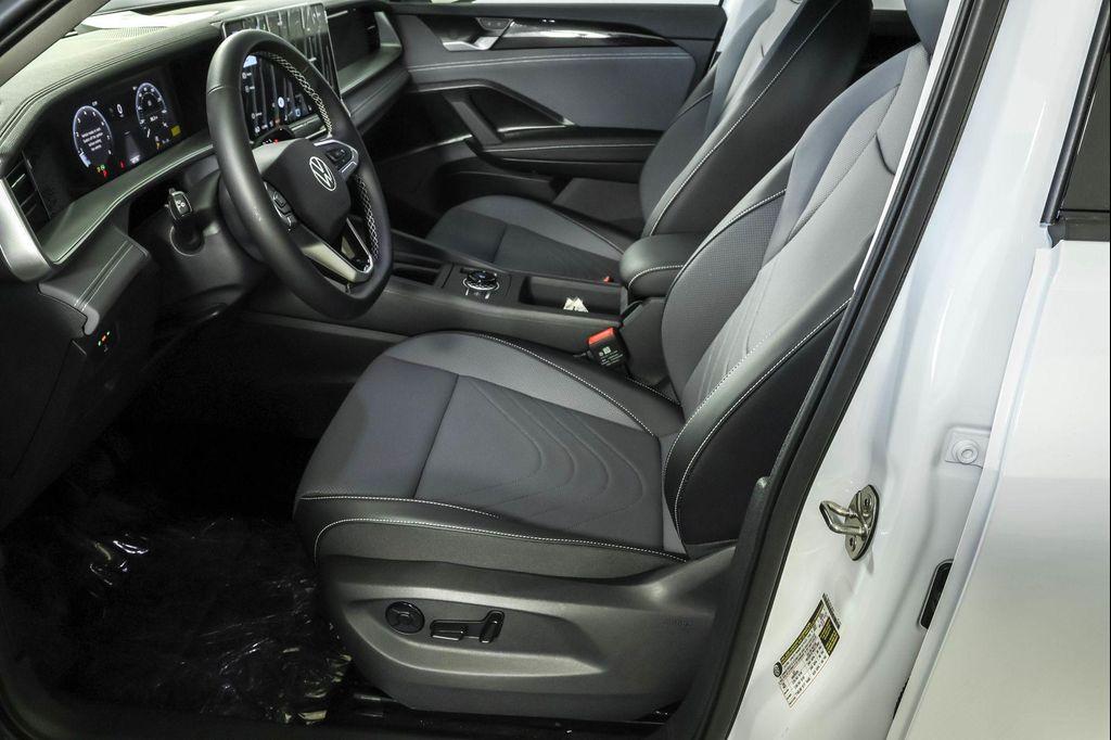 new 2025 Volkswagen Tiguan car, priced at $34,027