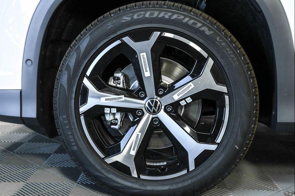 new 2025 Volkswagen Tiguan car, priced at $34,027