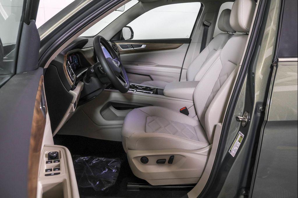 new 2026 Volkswagen Atlas car, priced at $45,875