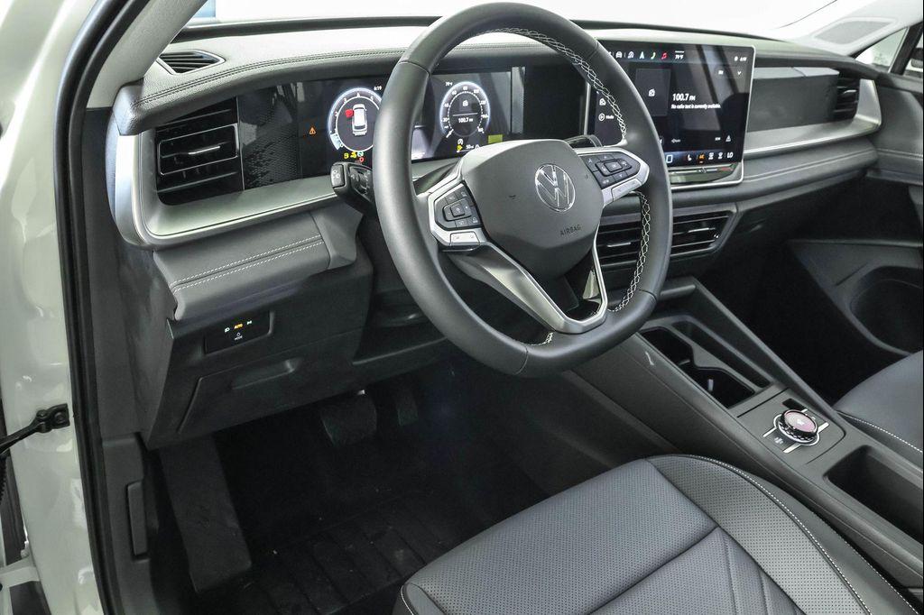 new 2025 Volkswagen Tiguan car, priced at $34,228