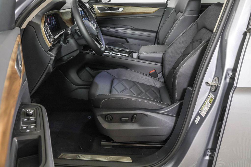 new 2026 Volkswagen Atlas car, priced at $46,676