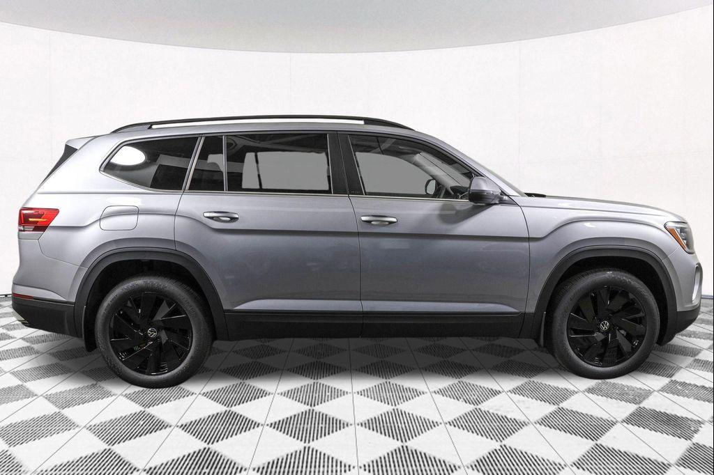 new 2026 Volkswagen Atlas car, priced at $46,676