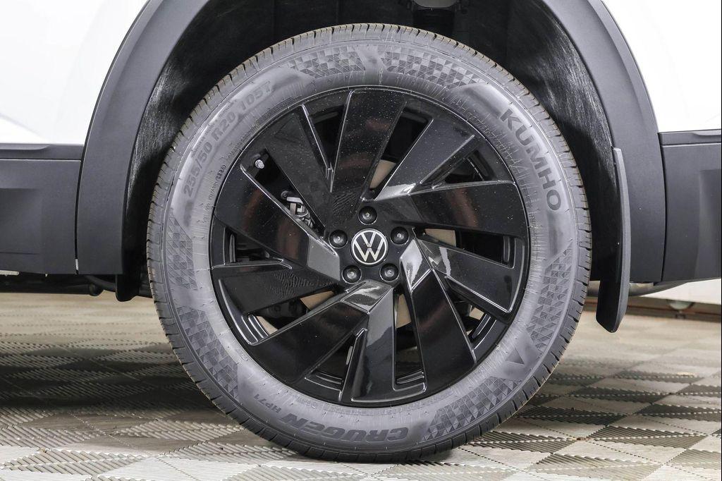 new 2026 Volkswagen Atlas car, priced at $46,771