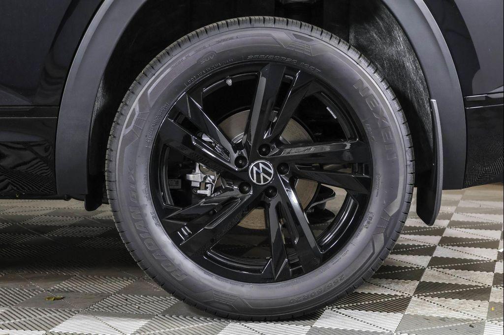 new 2026 Volkswagen Atlas Cross Sport car, priced at $50,300