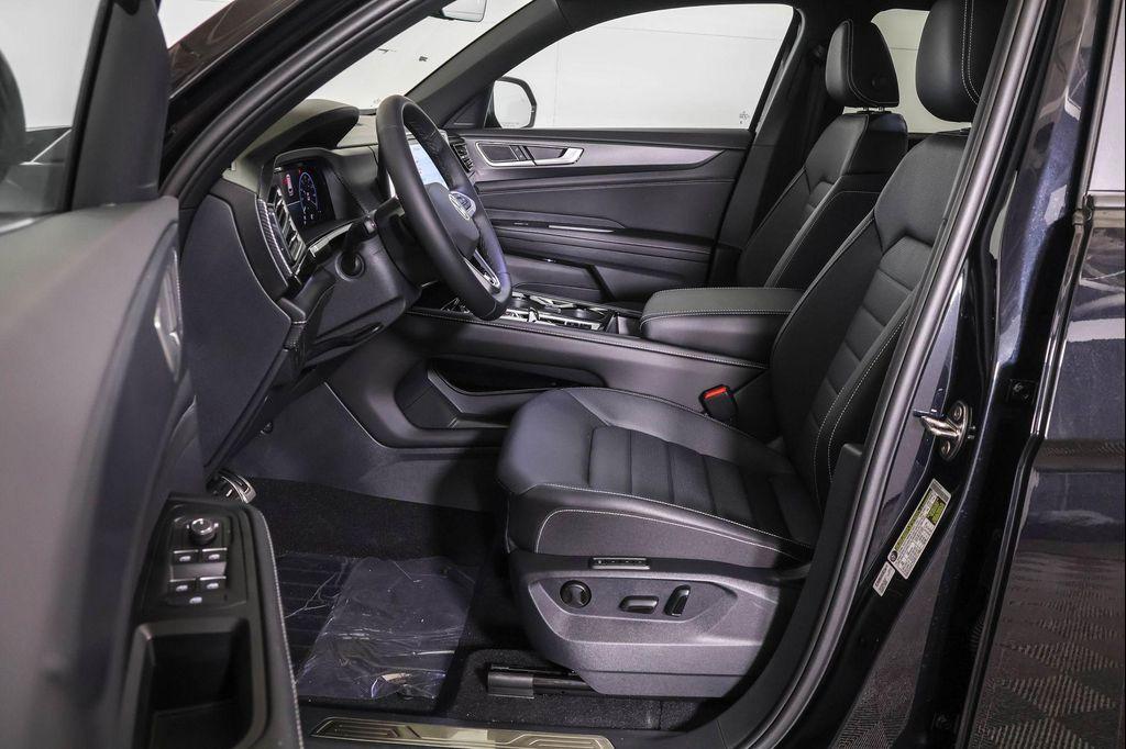 new 2026 Volkswagen Atlas Cross Sport car, priced at $50,300