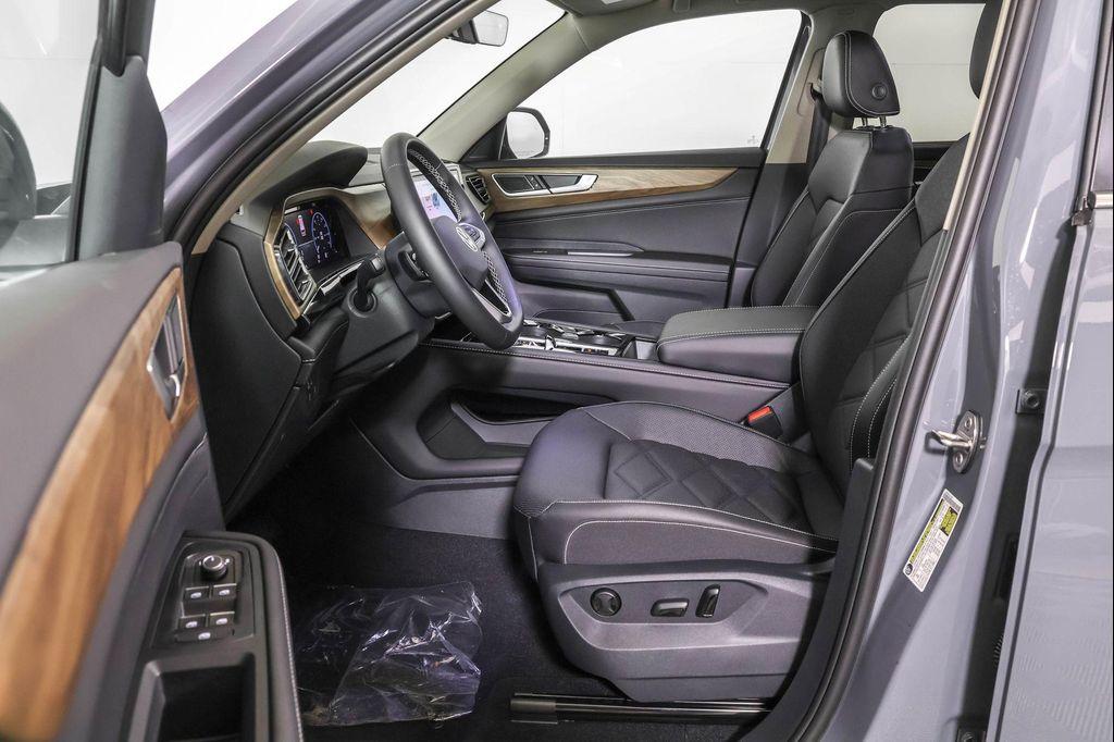 new 2026 Volkswagen Atlas car, priced at $47,711