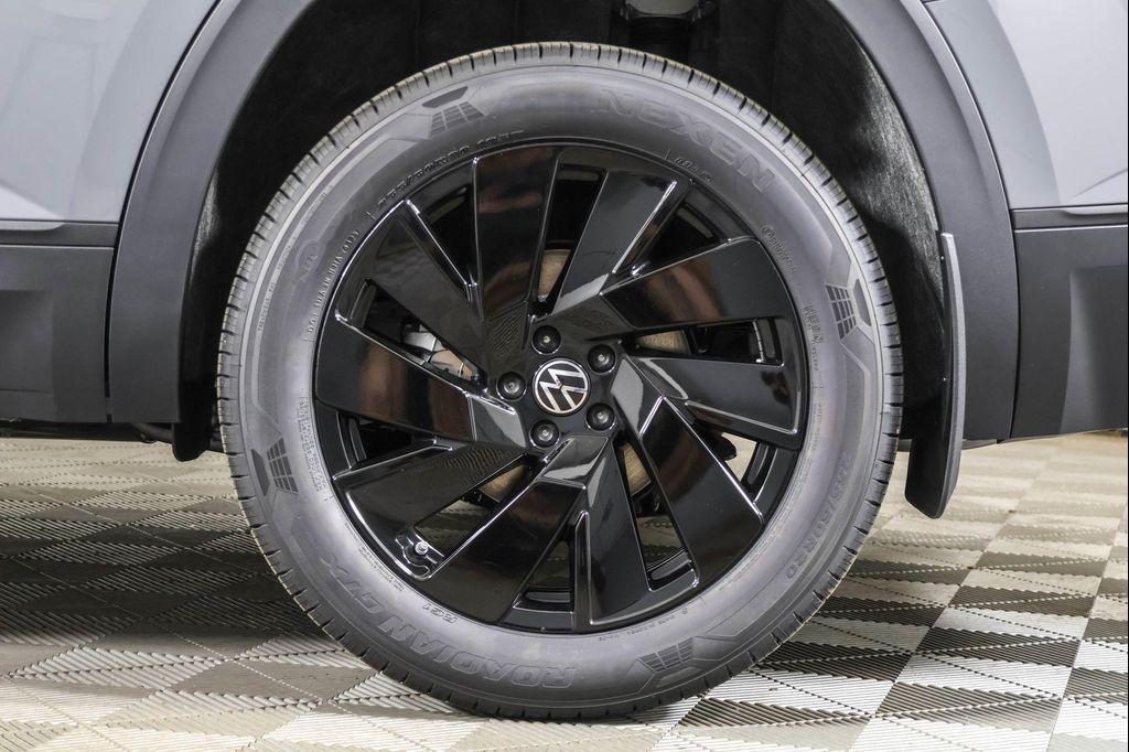 new 2026 Volkswagen Atlas car, priced at $47,211