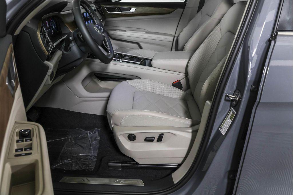 new 2026 Volkswagen Atlas car, priced at $47,211