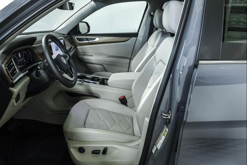 new 2026 Volkswagen Atlas car, priced at $45,581