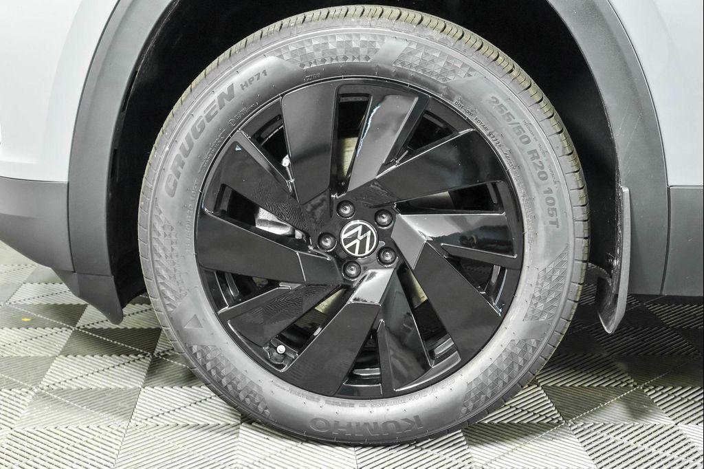 new 2026 Volkswagen Atlas car, priced at $45,581