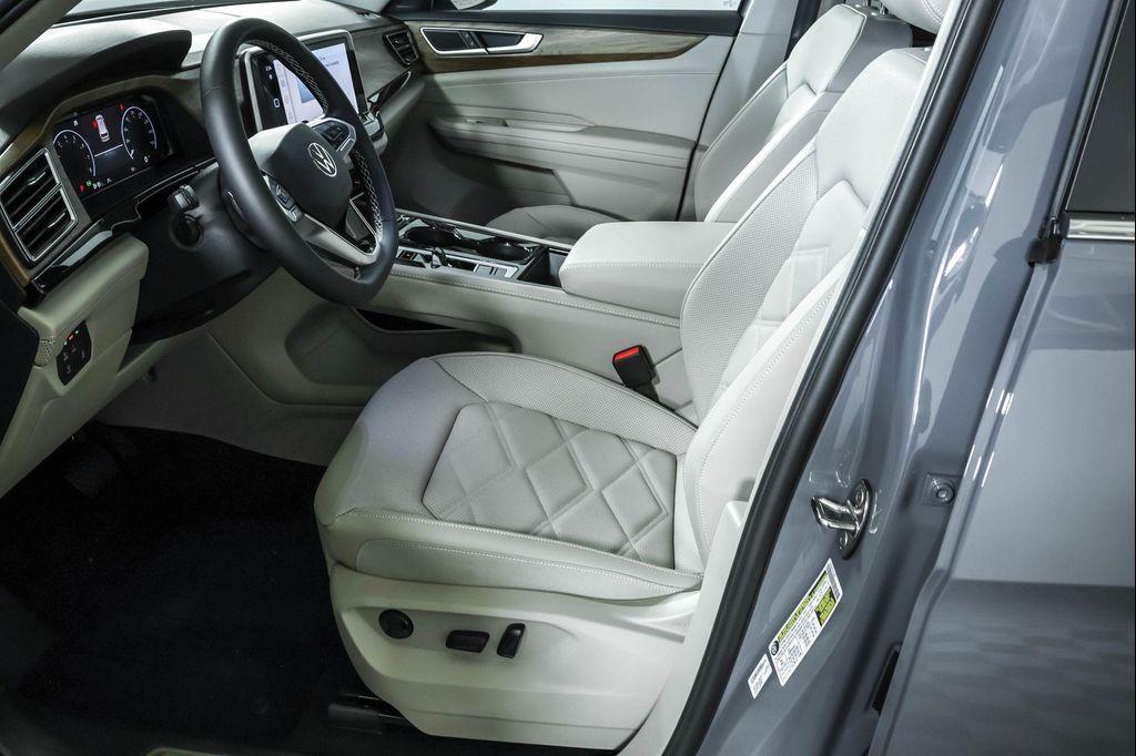 new 2026 Volkswagen Atlas car, priced at $45,581