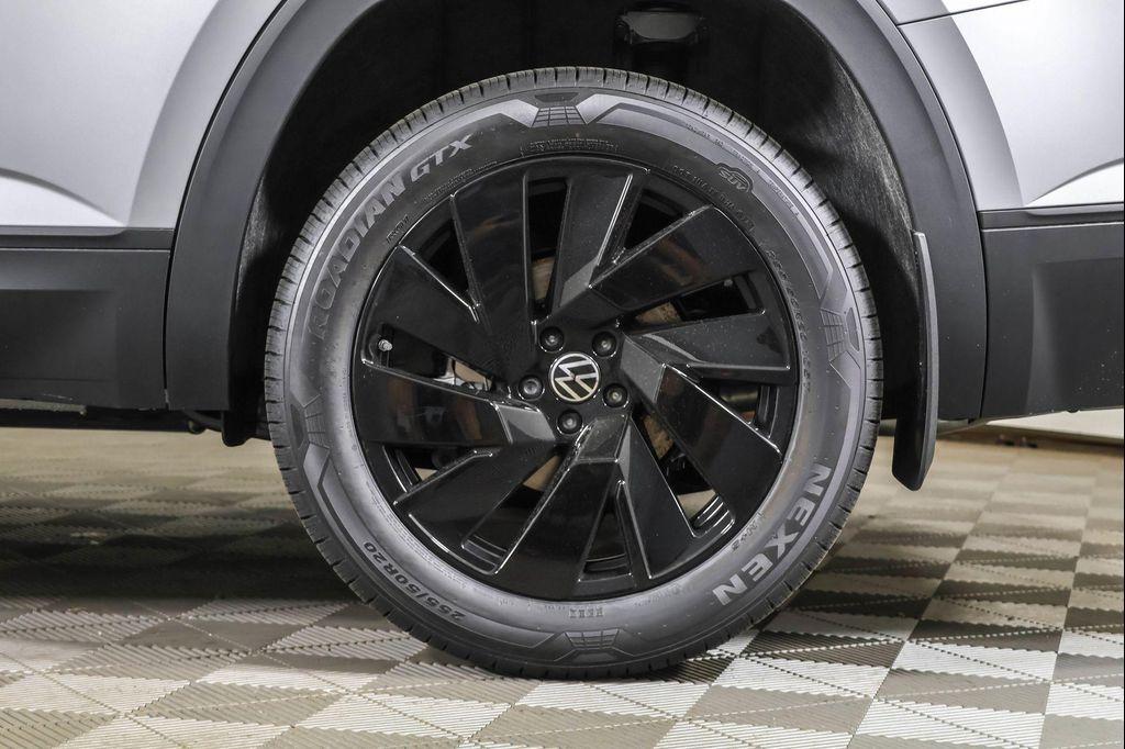 new 2026 Volkswagen Atlas car, priced at $45,742