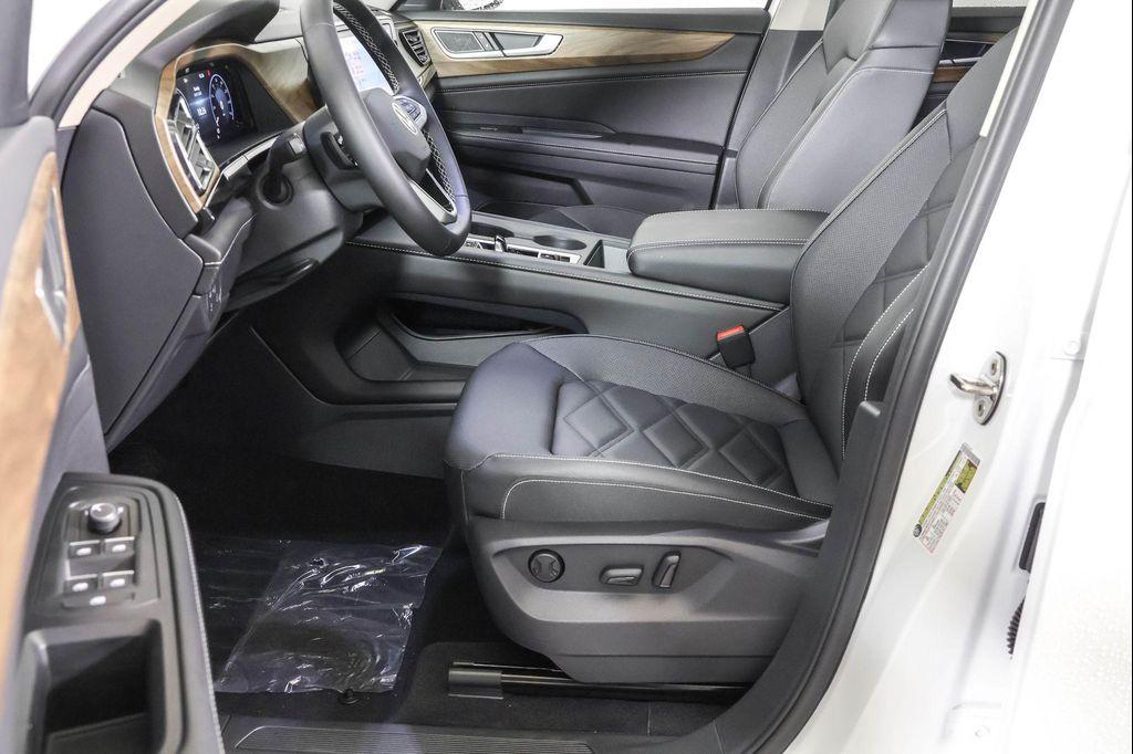 new 2026 Volkswagen Atlas car, priced at $41,088