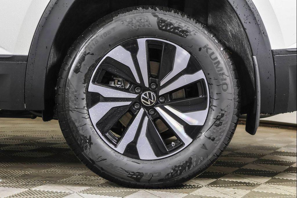 new 2026 Volkswagen Atlas car, priced at $41,088