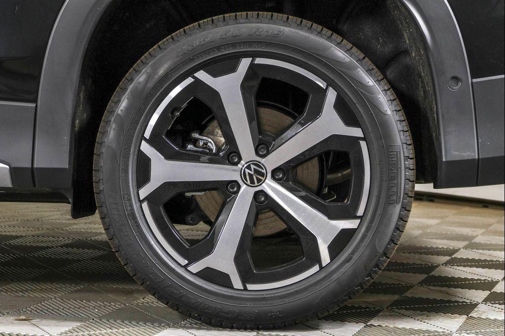 new 2025 Volkswagen Tiguan car, priced at $33,994