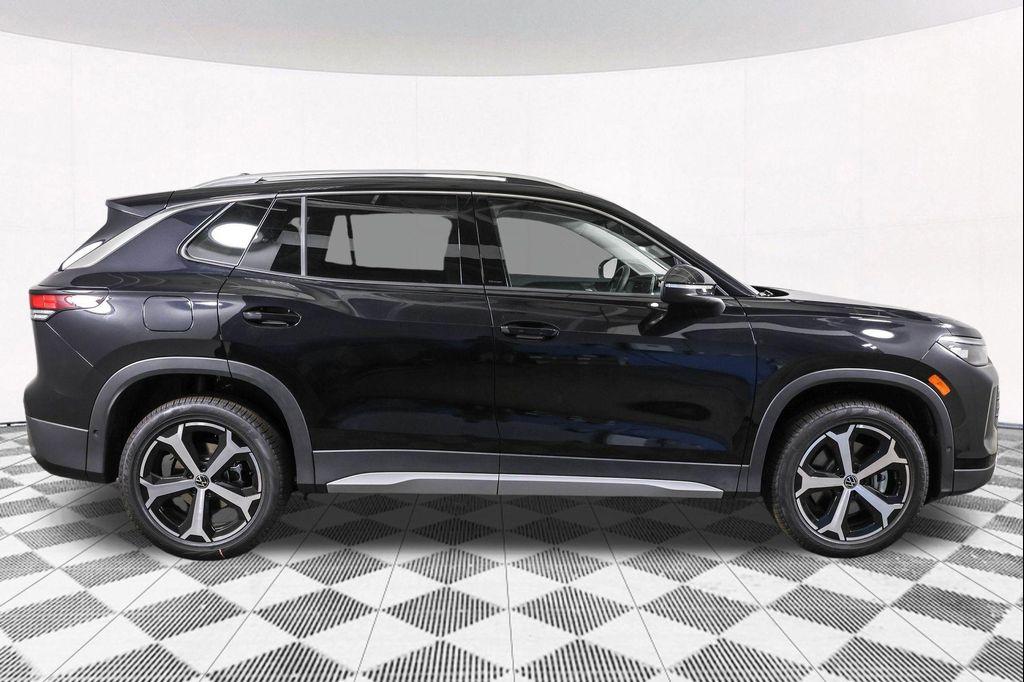 new 2025 Volkswagen Tiguan car, priced at $33,994