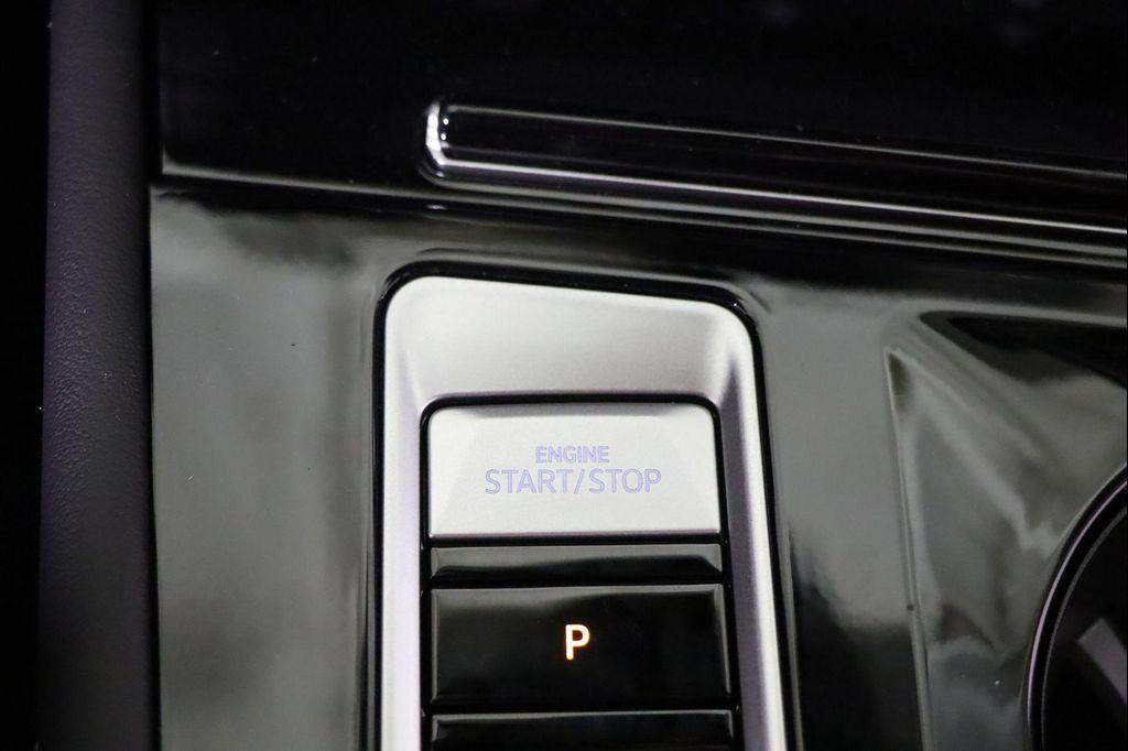 new 2025 Volkswagen Atlas car, priced at $39,994