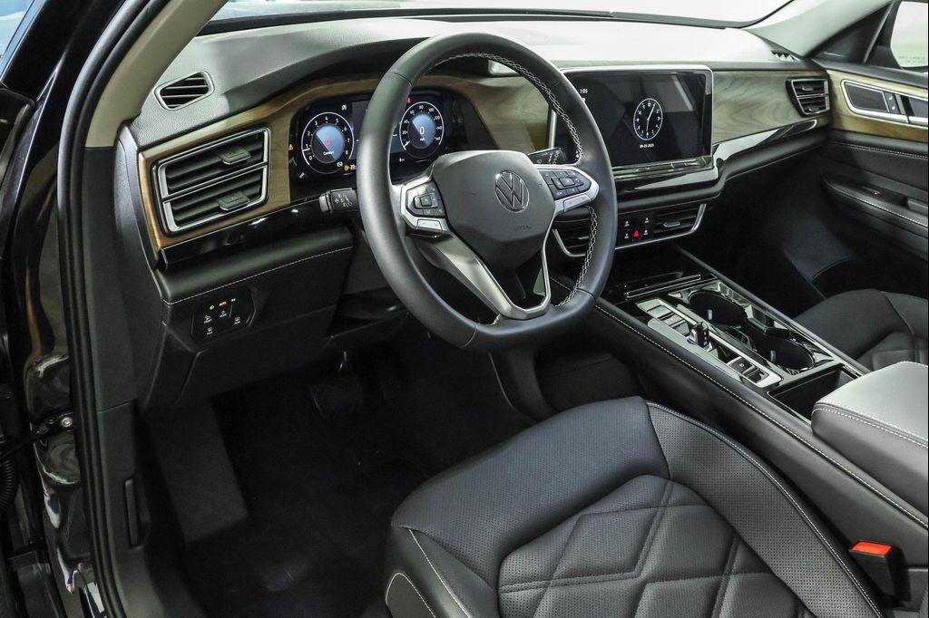 new 2026 Volkswagen Atlas car, priced at $44,632