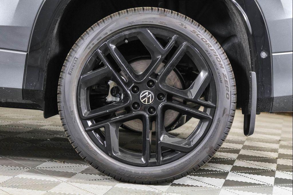 new 2025 Volkswagen Tiguan car, priced at $37,677