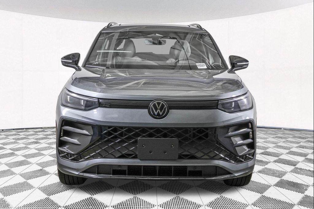 new 2025 Volkswagen Tiguan car, priced at $37,677