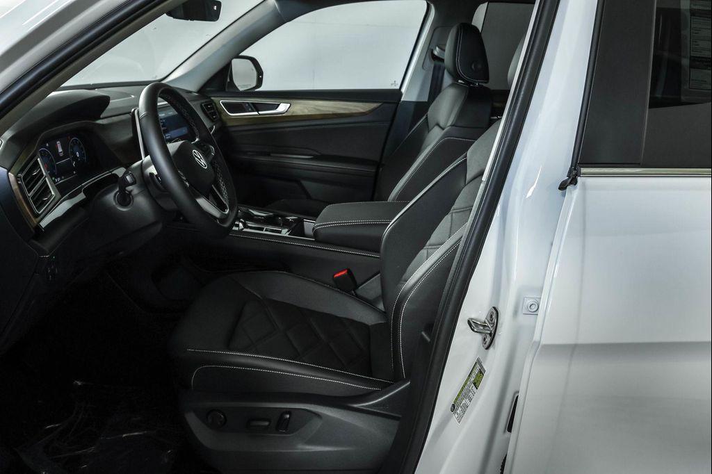 new 2025 Volkswagen Atlas car, priced at $40,514