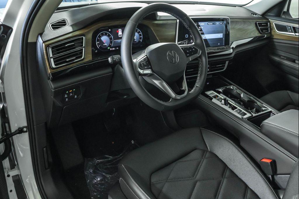new 2025 Volkswagen Atlas car, priced at $40,514