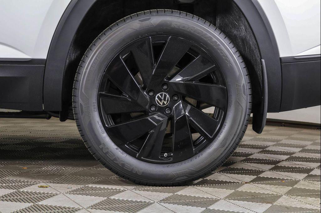 new 2026 Volkswagen Atlas Cross Sport car, priced at $46,468