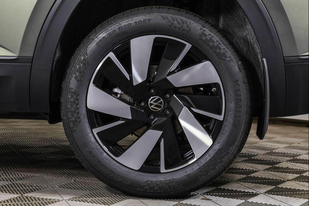 new 2026 Volkswagen Atlas Cross Sport car, priced at $44,122