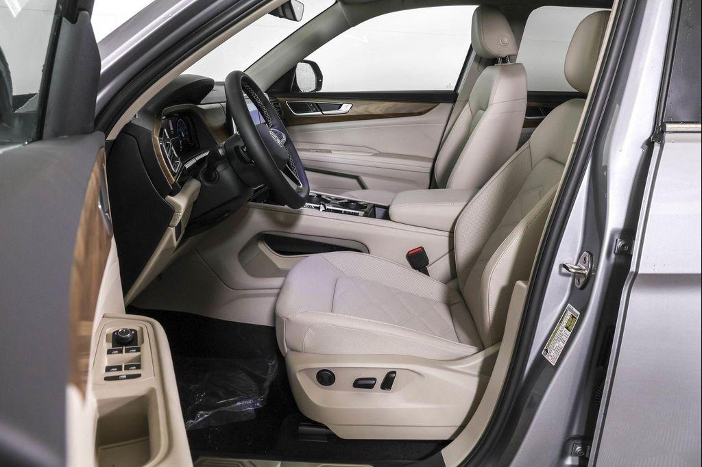 new 2026 Volkswagen Atlas car, priced at $46,774