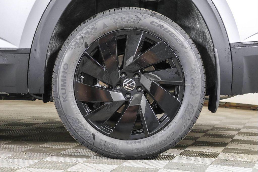 new 2026 Volkswagen Atlas car, priced at $46,774