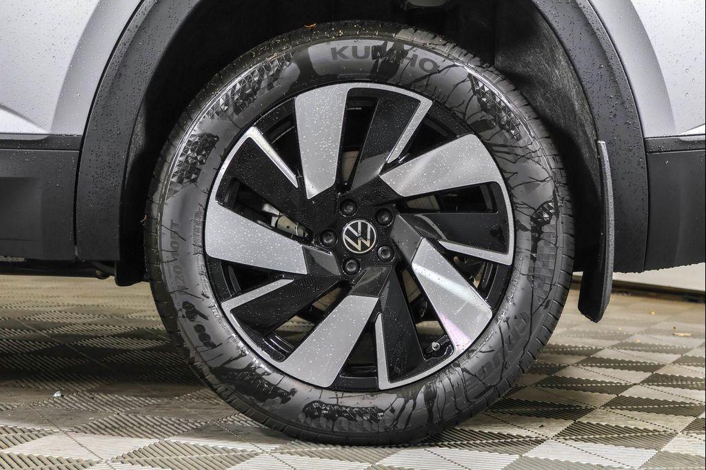 new 2026 Volkswagen Atlas Cross Sport car, priced at $45,398