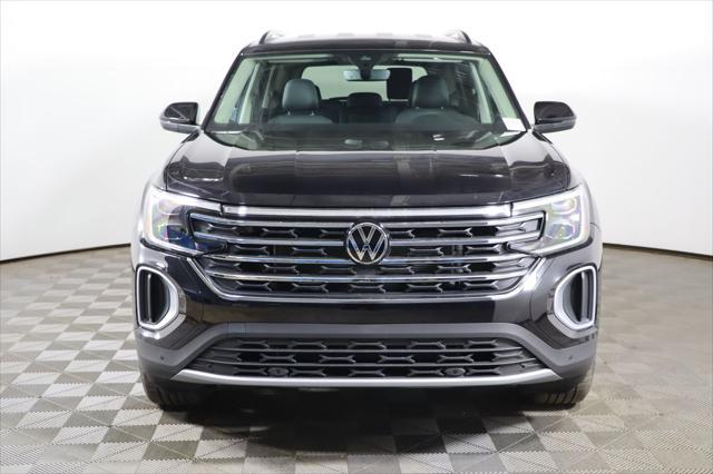 new 2025 Volkswagen Atlas car, priced at $43,443