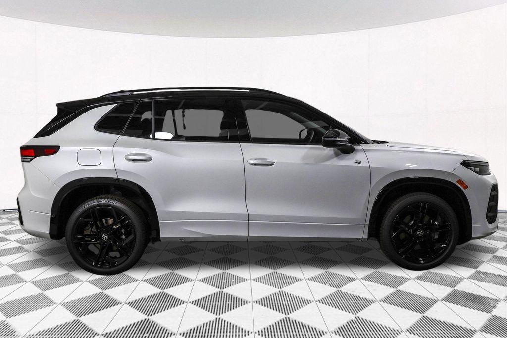 new 2025 Volkswagen Tiguan car, priced at $38,066