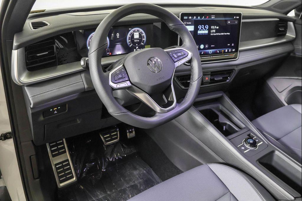 new 2025 Volkswagen Tiguan car, priced at $38,066
