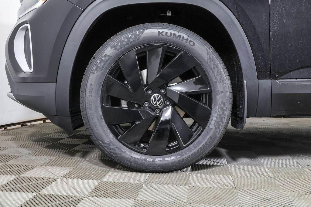 new 2026 Volkswagen Atlas car, priced at $45,144